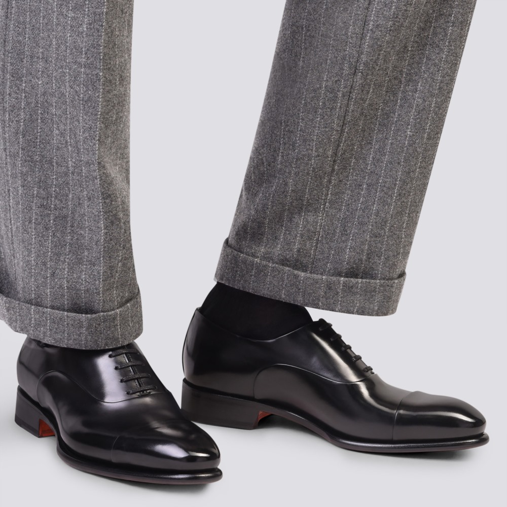 Stringata oxford da uomo in pelle anticata nera - Nero